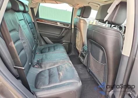 2016 Volkswagen Touareg Sport z USA, uszkodzony, nr VIN WVGEF9BP0GD004986